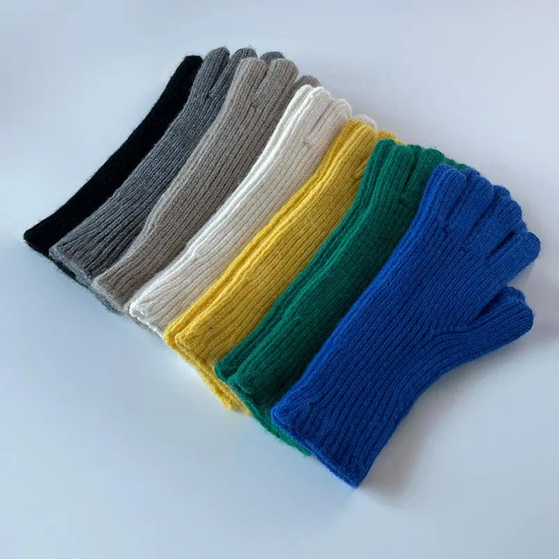 Knitted Gloves