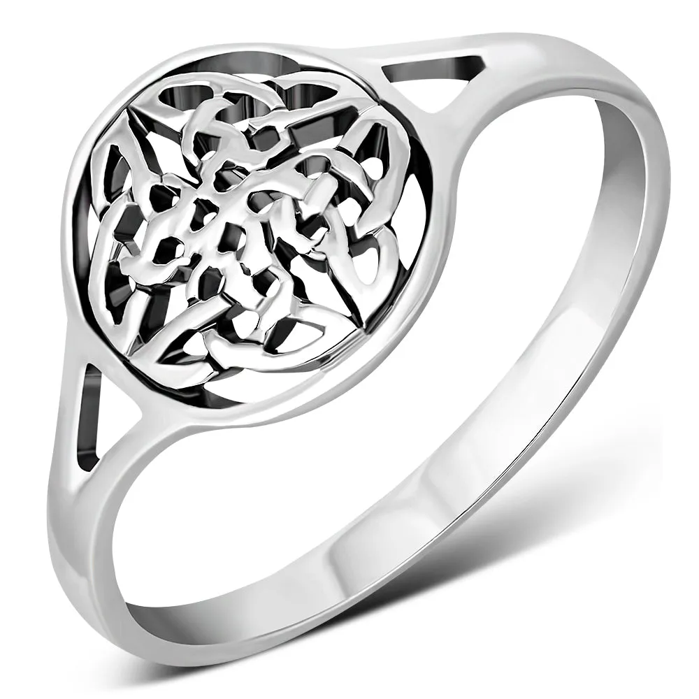 Round Design Celtic Trinity Knot Silver Ring