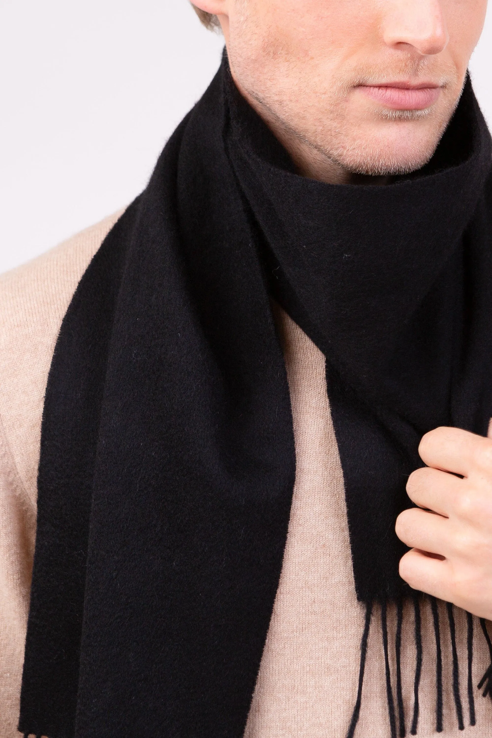 Solid Lambswool Scarf - Black