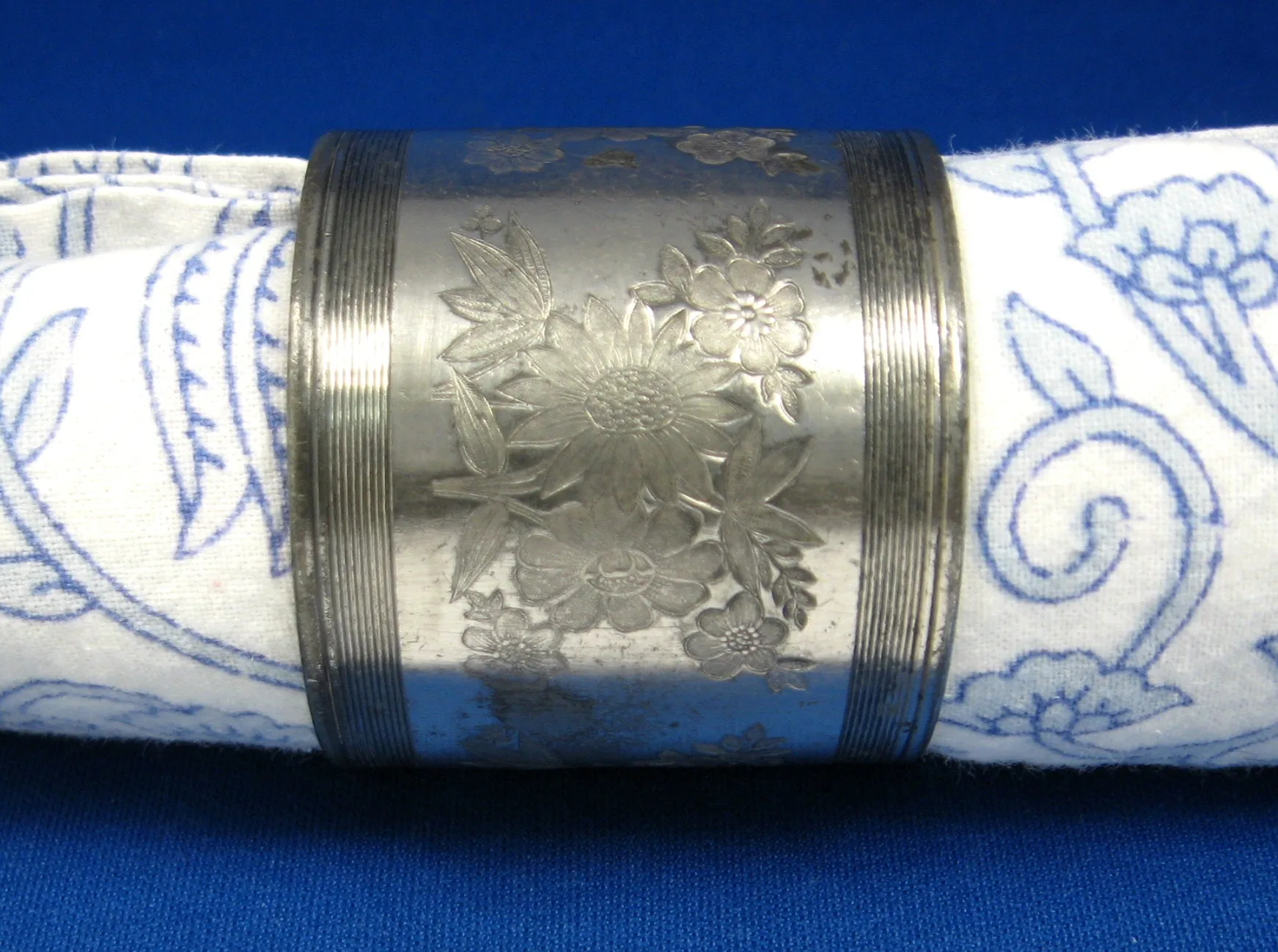 Victorian Napkin Rings Two Meridan Silver Plate Engaved Floral 1880-1890s