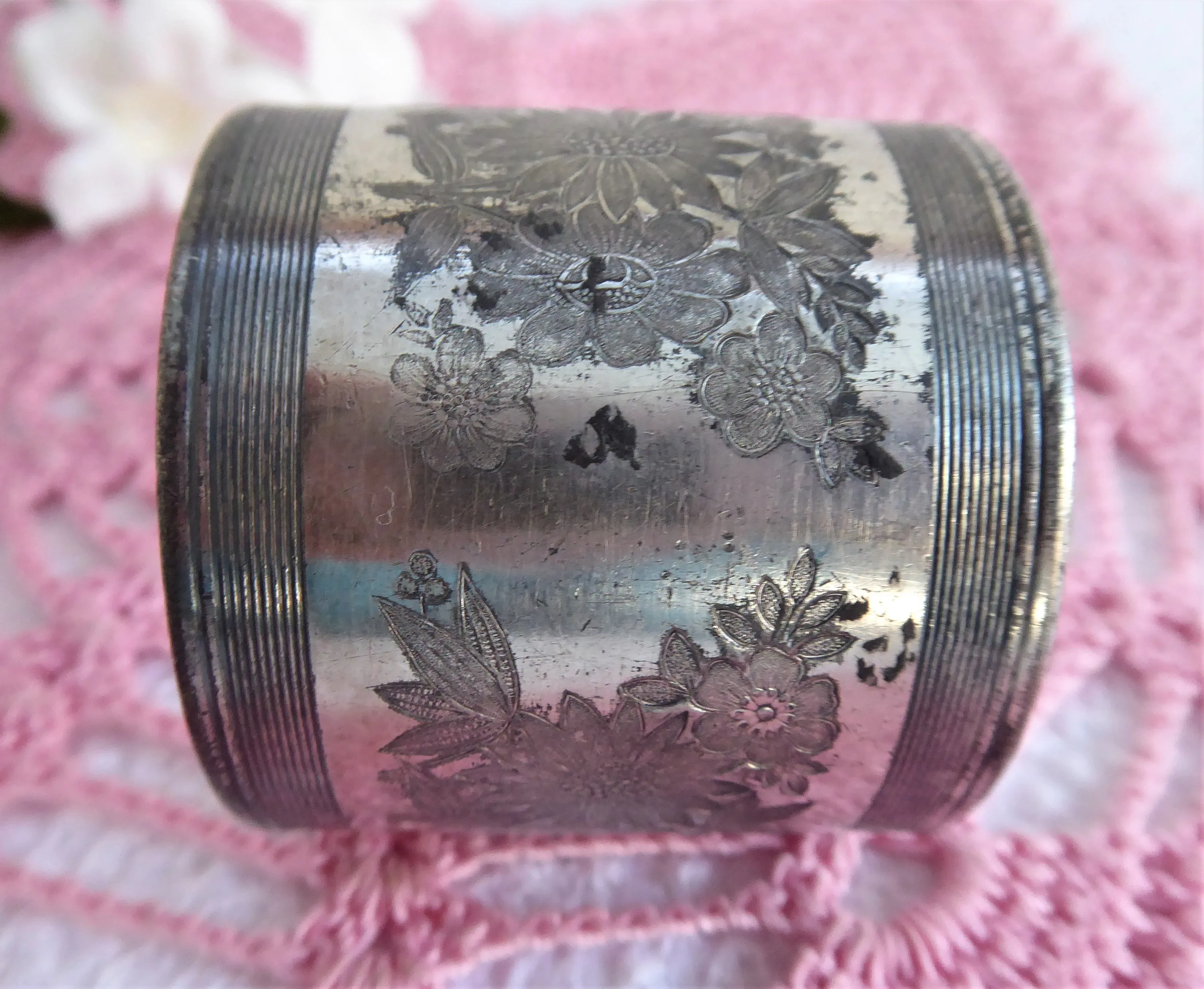 Victorian Napkin Rings Two Meridan Silver Plate Engaved Floral 1880-1890s